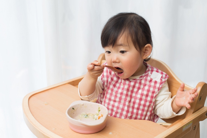 Comment faciliter l'heure du repas avec bébé ?