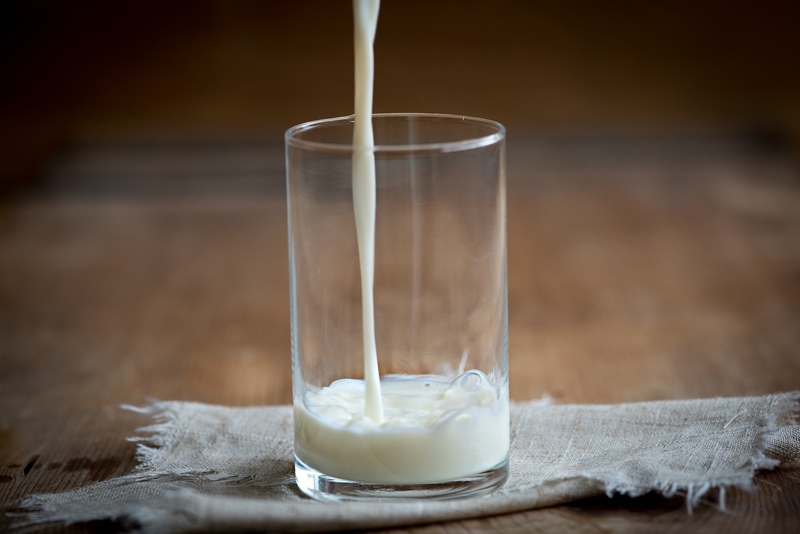 Can I offer cow’s milk to my baby starting at six months?