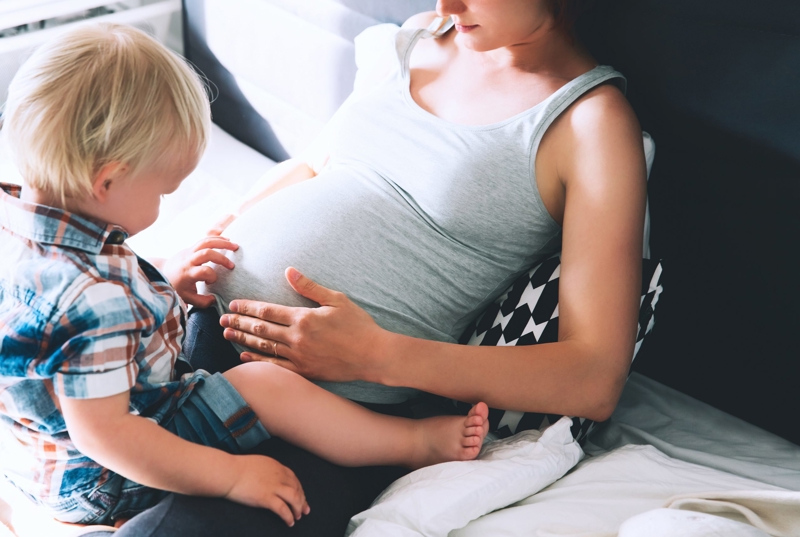 Quels sont les risques des grossesses rapprochées pour la mère et le bébé?