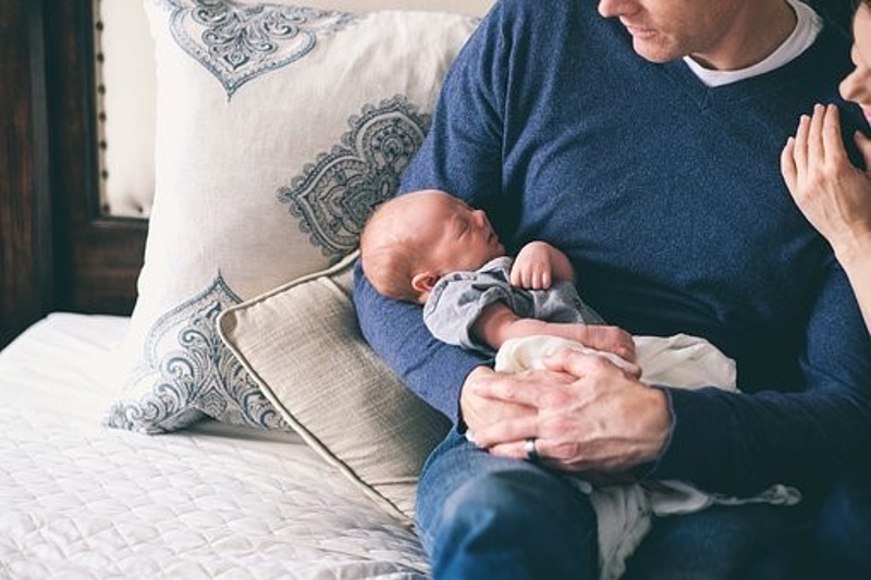 Dois-je stériliser le biberon après chaque boire ?
