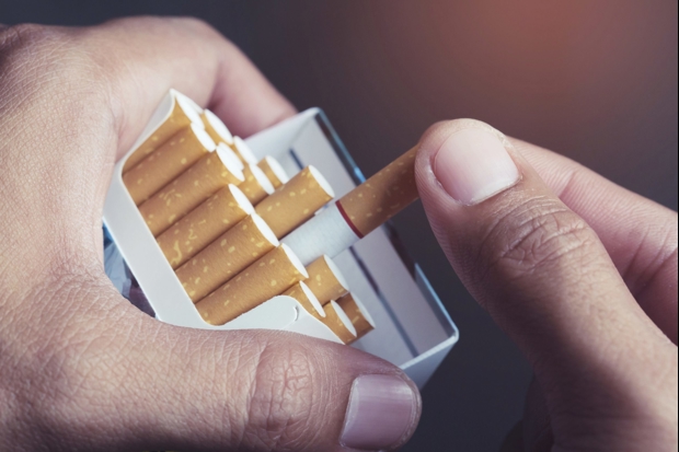 Comment accompagner une femme enceinte qui consomme la cigarette ?