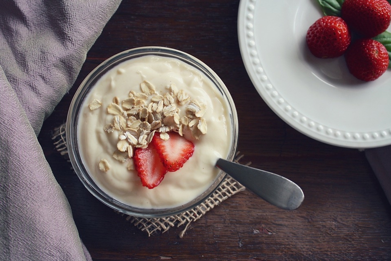 Puis-je offrir du yogourt grec à mon bébé ?
