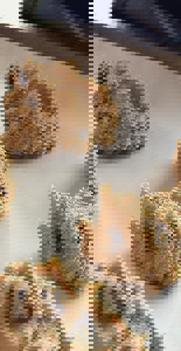 Est-ce que je peux manger de la pâte à biscuit crue pendant la grossesse?